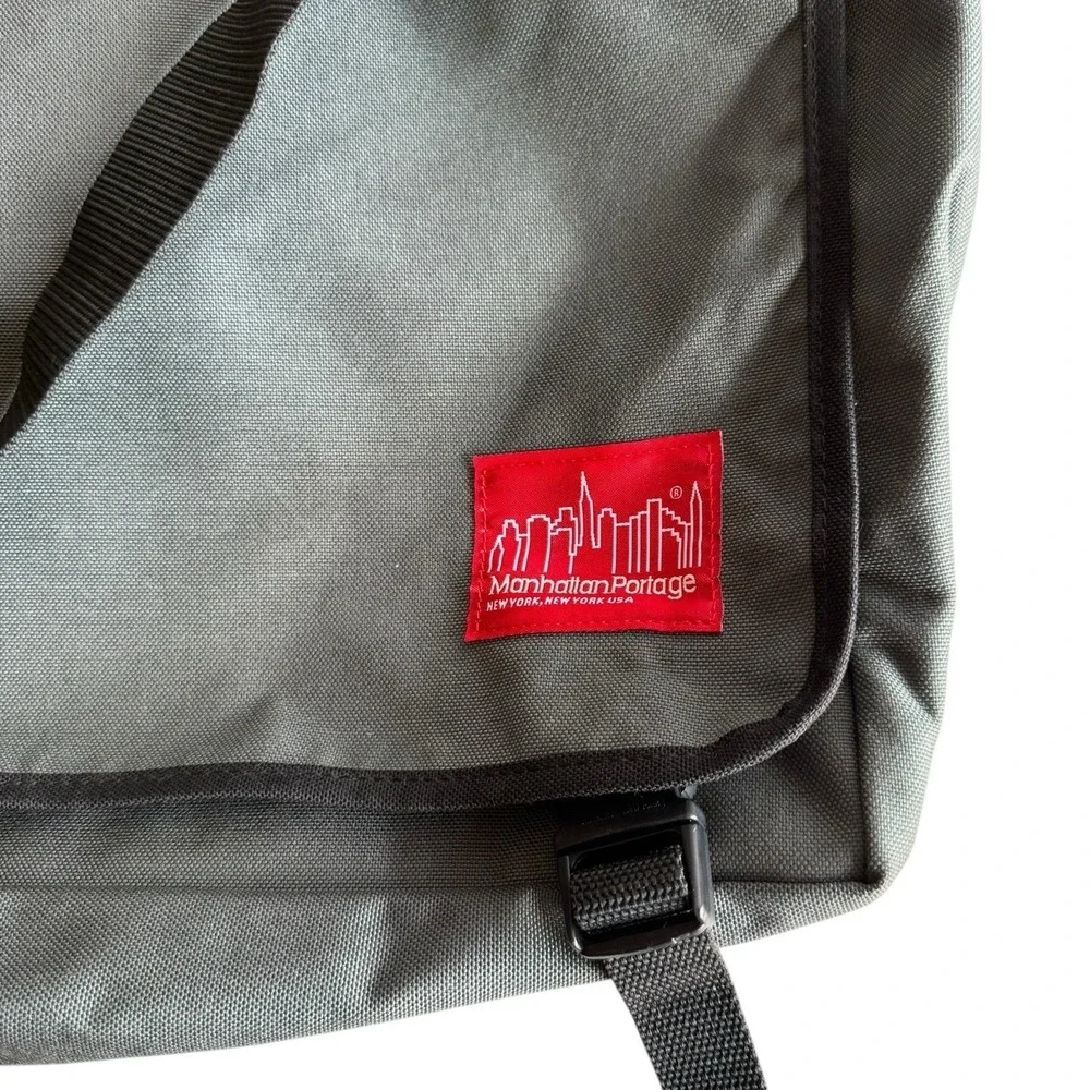 MANHATTAN PORTAGE Cordura Fabric Crossbody Shoulder Laptop‎ Bag Gray Olive